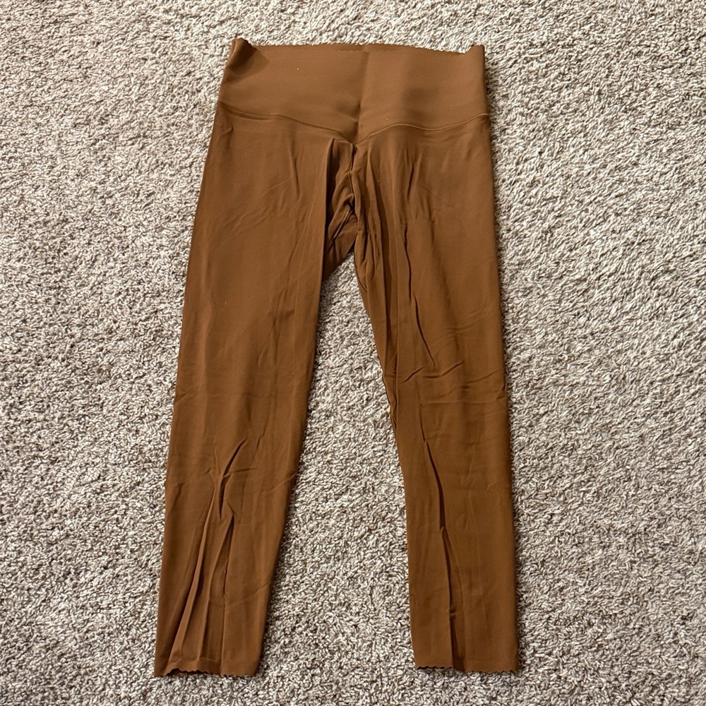 Offline by aerie xtra hold up scalloped leggings